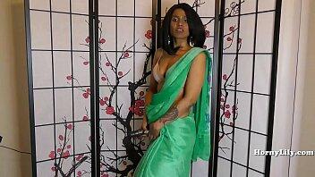 Odia Sexy Video Hd Indian milf teasing in green saree